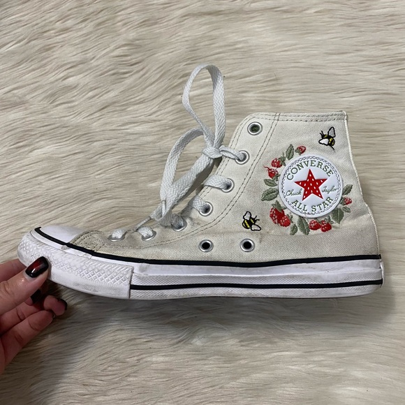 Converse White Strawberry Embroidered Berries and Bees High Top Sneakers - Picture 7 of 16